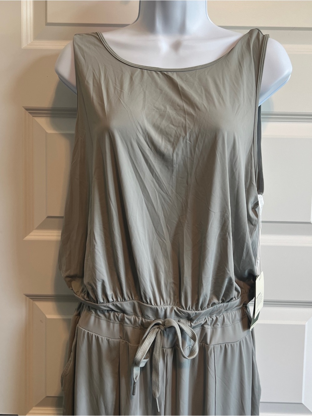 HALARA Jumpsuit Harem Leg Open Back XL NWT - Picture 3 of 15